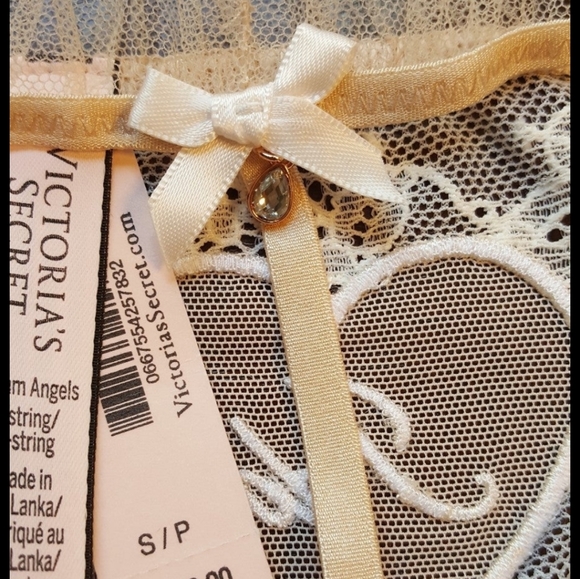 Victoria's Secret Soft White I DO Ruffle V-String - Picture 5 of 7